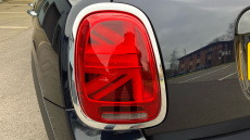 MINI Hatchback 1.5 Cooper Exclusive 5dr Auto [Comfort/Nav Pack] Petrol Hatchback